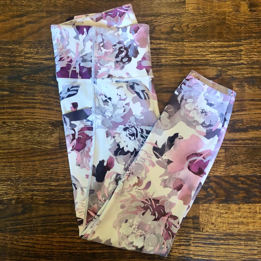 Athleta Compression 7/8 leggings size Medium
